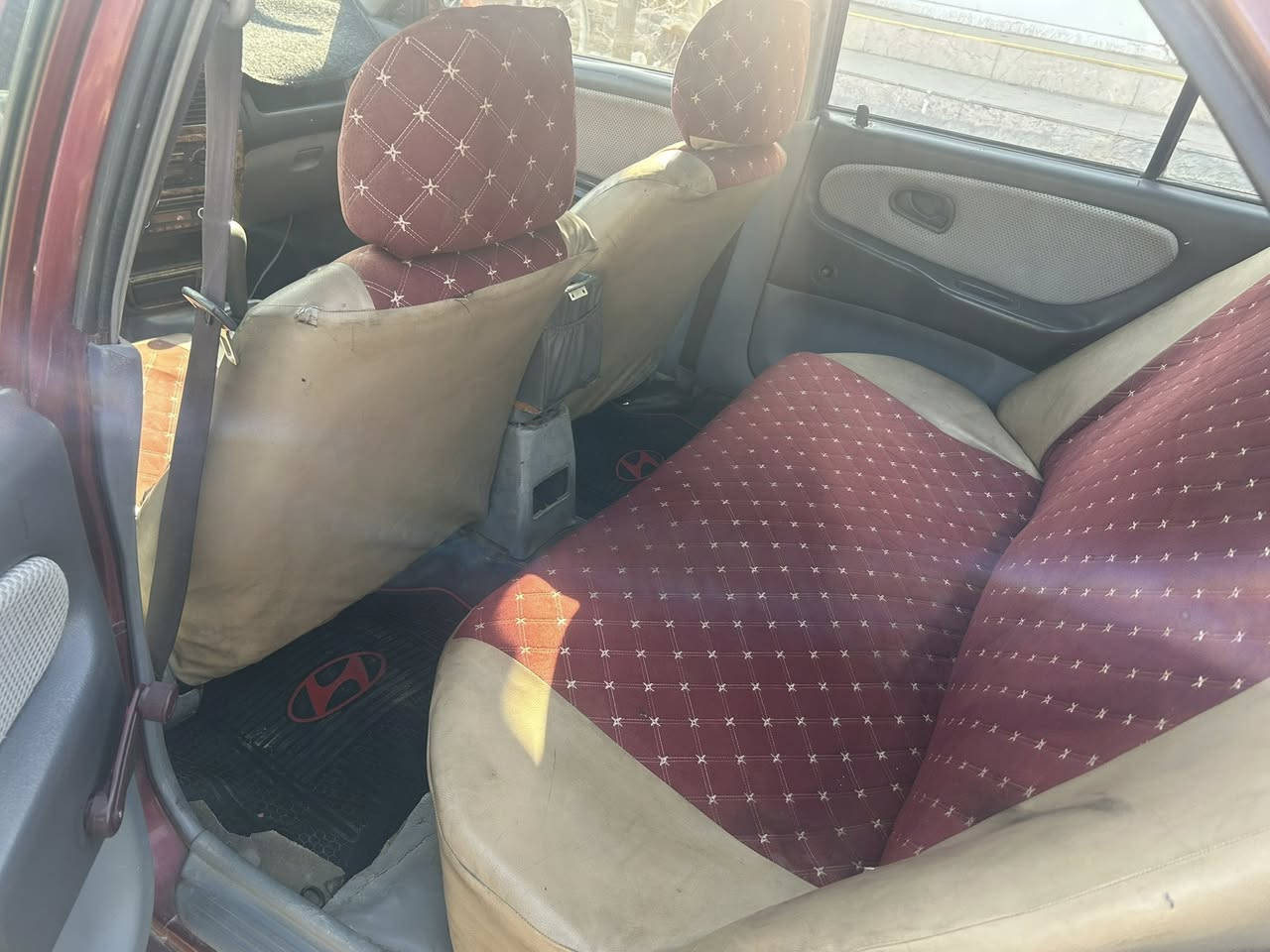 سيارابروتون ويرا 2004 
سيارا خير من الله 
تبريد 
صدر 
تخم تاير مصبوغه عام 
مكاني ديالى بعقوبه
رقم ديالى سنويه 28
سعر 30وبيها مجال 
ديالى بعقوبه تحرير***********
