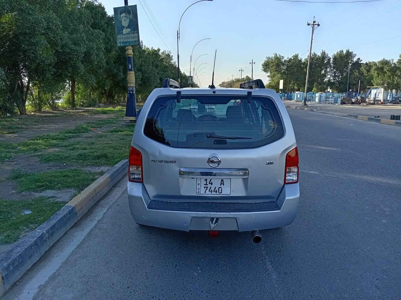 السلام عليكم ورحمة الله وبركاته *********** نيسان باثفندر 2009 وارد خليجي سعودي محرك 6 سلندر 4000 رقم بصره دولي الجديد بسمي سياره جديده 7 راكب 3 قطع تبريد دشبول ارماده شاشه كامره فور ويل فتحه سقف السياره مكفوله كفاله عامه بدون صبغ كير ومحرك وحداديه وتخم تاير وغرفه وتبريد ثلج الكل جديد العنوان كربلاء الشراي يتصل غير متواجد عل فيس السعر 107 وبيه مجال
