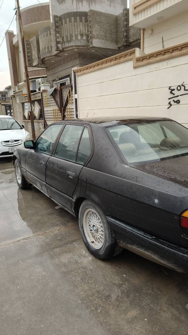 BMW 735 (25 ورقه وبي مجال )
كير اوتوماتيك محرك فل 3500
اربع تايرات جديد 
داخل ابيض جلد 
حداديتها نظيفه 
السيارة بدون حادث 
رقمها فحص نينوى 
للاستفسار الاتصال على الارقام التاليه 
***********
***********

