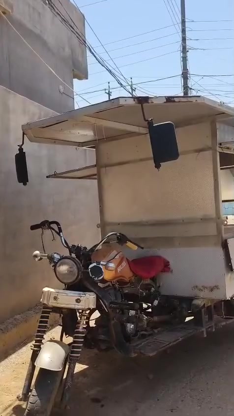 ستوته جاهزه على كل العيب بس قدام نازل ستوته جاهزه بيها اربع طبقات مطعم كامل احرك مقفول شاصيها مقفول بدون اوراق السعر 550 وبيها مجال للشراي اتصل على هذا الرقم ***********

