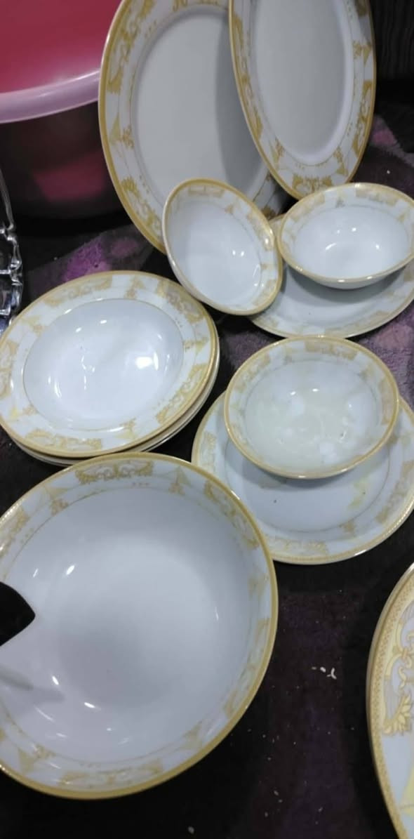 طخم كامل  17 قطعة سعر 25 الف 
بردات 3 قطع سعر 15 الف 
سفرطاس استيل اصلي 15 الف 
صينية استيل اصلي سعر 10 الف 
للاستفسار على خاص 
#الجميع
# للبيع
@ اشارة


**إذا كنت صاحب هذا الإعلان وتريد حذفه لأي سبب، رجاءا أرسل رسالة إلى الدعم الفني**