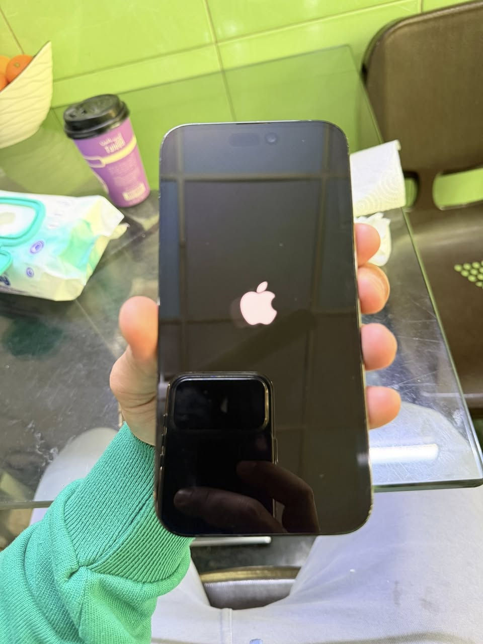 فقط 750 الف 🔥🔥 للبيع ايفون 14 برو ماكس ذاكرة 256 + باور بانك جديد هدية + سماعات اصلي جديدة هدية
مكفول من الفتح والاستبدال 
ذاكرة عالية 265 
اماراتي شرق اوسط ( مرغوب ) 
لون مميز ( اسود )
بطارية 79 ( انطيك وياه باوربنك جديد هدية بسعة 40 الف واط ، وحدة ينباع ب 50 الف .)
سماعات هدية جديدة بلكارتونة
وياه كڤر مال شركة ابل الاصلي 
ملحقاتة وياه موجودة 
الملاحظة الوحيدة البي هو الظهر مالتة مفطور كما موضع بلصور ، ( لكن هذا ابد مياثر بل استعمال ومامبين ، واذا تريد تبدل ظهر رخيص جداً  ) 
السعر 750 الف وبي مجال بسيط 
للتواصل ارسل واتساب او اتصال على رقم الهاتف 
***********
