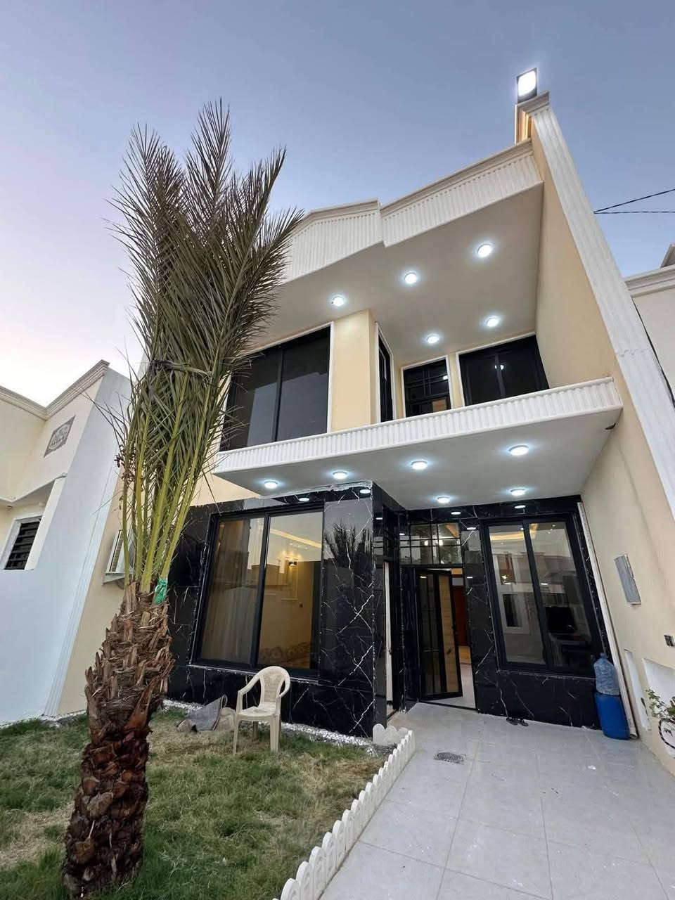 تندر بناء (سعر المتر 350) الف دينار عراقي فقط نقد نقد
-عمل الخارطة واسقاطها حسب المطلوب
-بناء طابوق جمهوري درجه اولى
-شيش اف اف للتسليح
-سمنت مقاوم جسر
-ماء ومجاري امل شريف درجه اولى
-كهرباء سيمنز فن اردني
-نقاط الكهرباء اديسون امارتي
-ارضيه بورسلين مع عمل درجه اولى
سيراميك جداري هندي وعمل درجه اول بيتراوح سعر10الف
-بورسلين ارضيه سعر من10الى15الف
-لبخ وبياض درجه اولى
-طلس الواجهه مع الصبغ
-سقوف ثانويه للحمامات حسب الطلب
-ابواب حمامات pvc تركي
-ابواب خشب صاج تركي
-بايات الدرج بورسلين مع عمل درجه اولى
-يكون حساب العمل حسب المتر (الذرعه)
-الاضافات المطلوبه خارج التندر تضاف لسعر المتر او حسب الاتفاق
-يتم تسليم المفتاح كامل خلال 6اشهر
-ويكون المبلغ على شكل ثلاثة دفعات حسب الاتفاق
-يتم الاشراف الهندسي بشكل مباشر خلال فتره العمل
عنوان النجف الاشرف شارع المطار مقابيل قريه الغدير 
*********** 
***********
