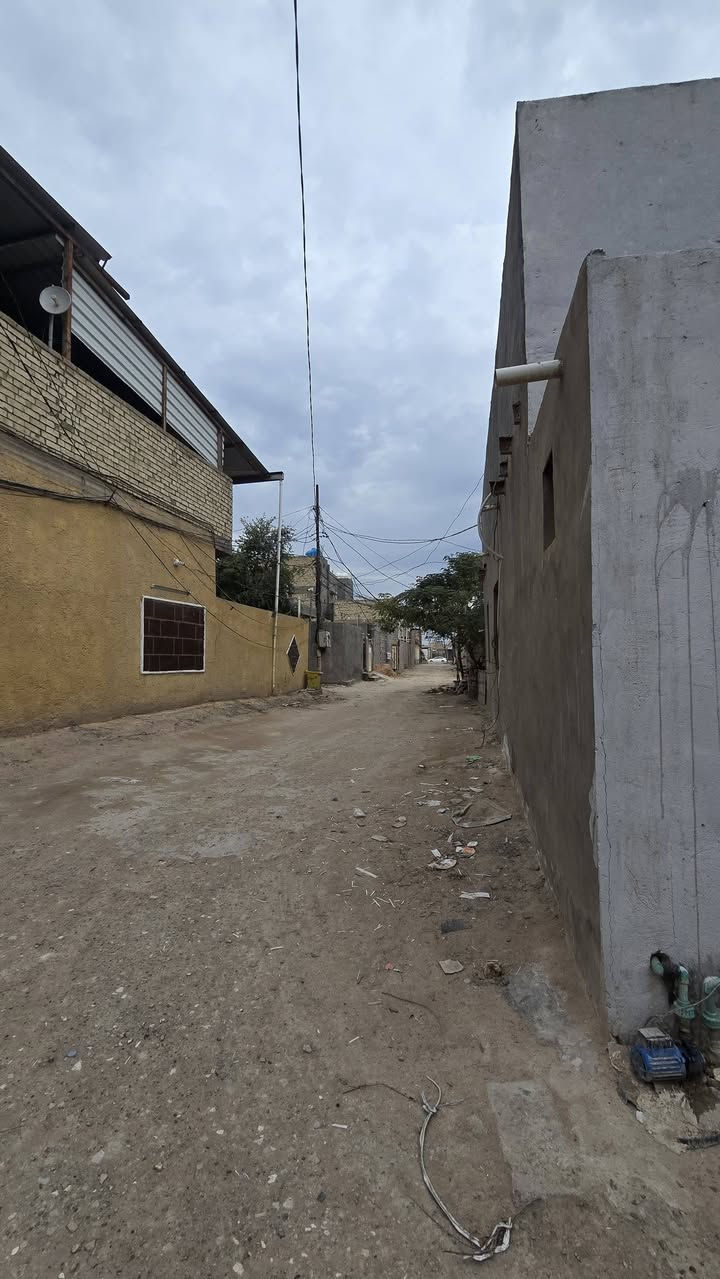 السلام عليكم ورحمة اللّٰه وبركاته
♦️🏘للبيع بيت زراعي ١٠٠ متر ركن قرب محطة وقود ريبال بالنجف البيت جاهز للسكن 
▪️البيت يحتوي على غرفتين وصالة واستقبال ومطبخ وحمامات عدد (٢) وسطح
🏡بناء البيت بلوك والسقف عگادة فرمستون والأرضية تجعيب 
للأستفسار ....
*********** تلفون ☎️
