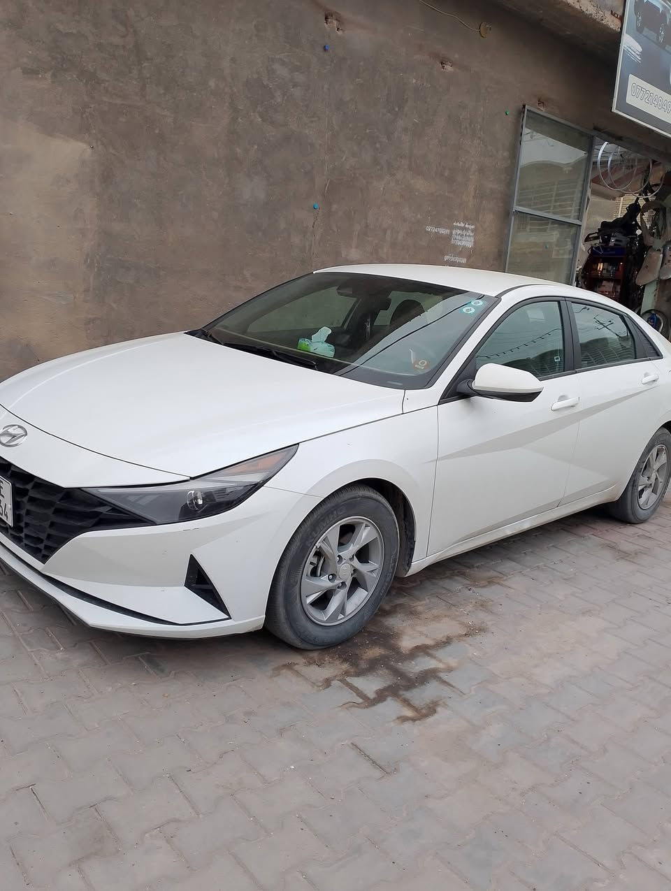 السلام عليكم النترا موديل23 نص فول وارد امريكي حادث بالصور تبديل باب فقط بااسمي رقم بغداد ماشيه 37 الف السعر 175 ورقه مكاني كربلاء ***********
