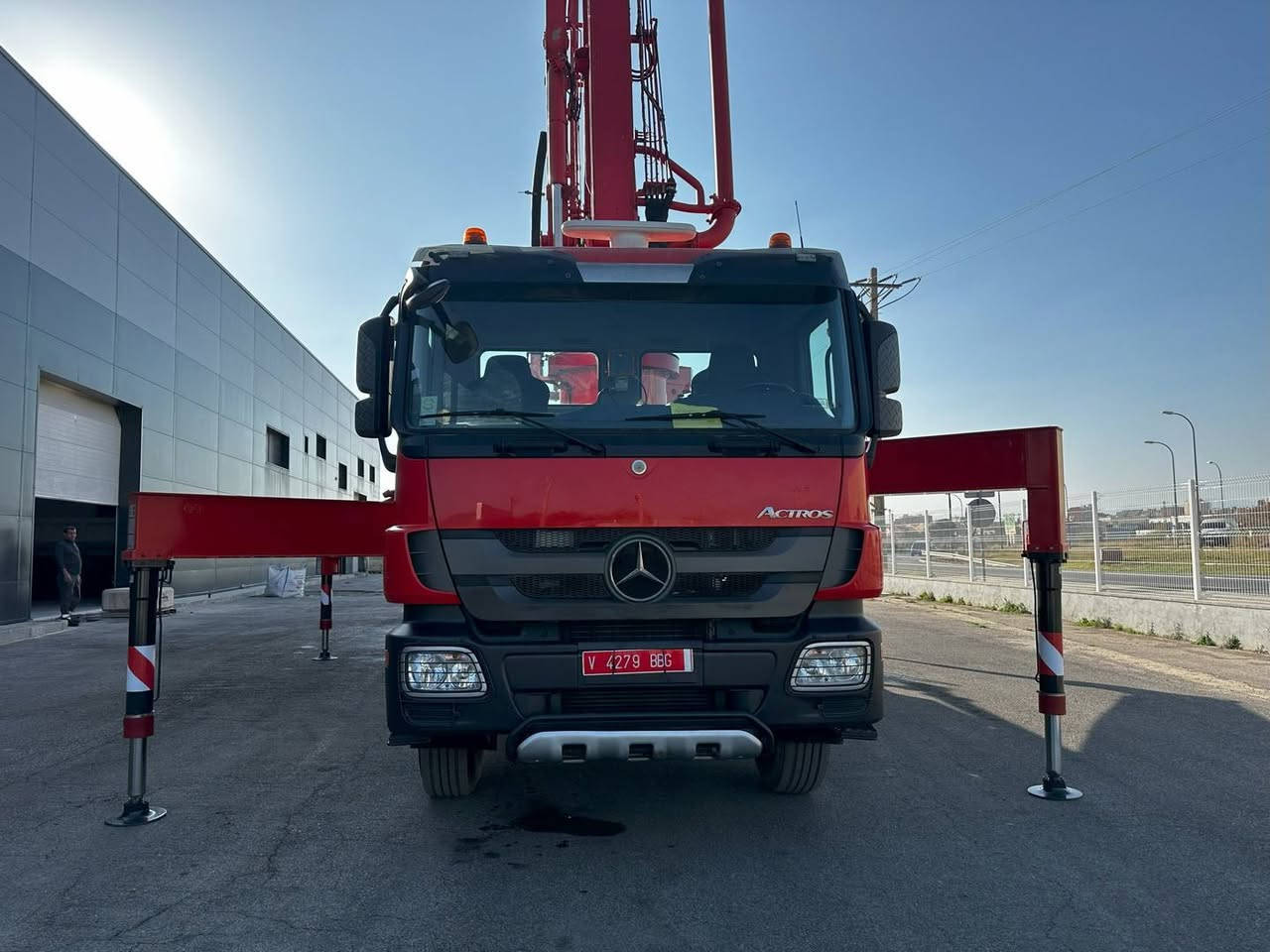 Mercedes Actros 2636
Putzmeister 36-4 
سنة الصنع 2013
عداد 470,000 كم 
ناقل حركة نصف أوتوماتيكي 
قوة المحرك 360 حصان 
دبل مضخه شوط طويل 
حجم 230
السعر 87الف دولار
شامل كمرك ضريبة شحن 
مدة الوصول 25 يوم بعد الحجز


**إذا كنت صاحب هذا الإعلان وتريد حذفه لأي سبب، رجاءا أرسل رسالة إلى الدعم الفني**