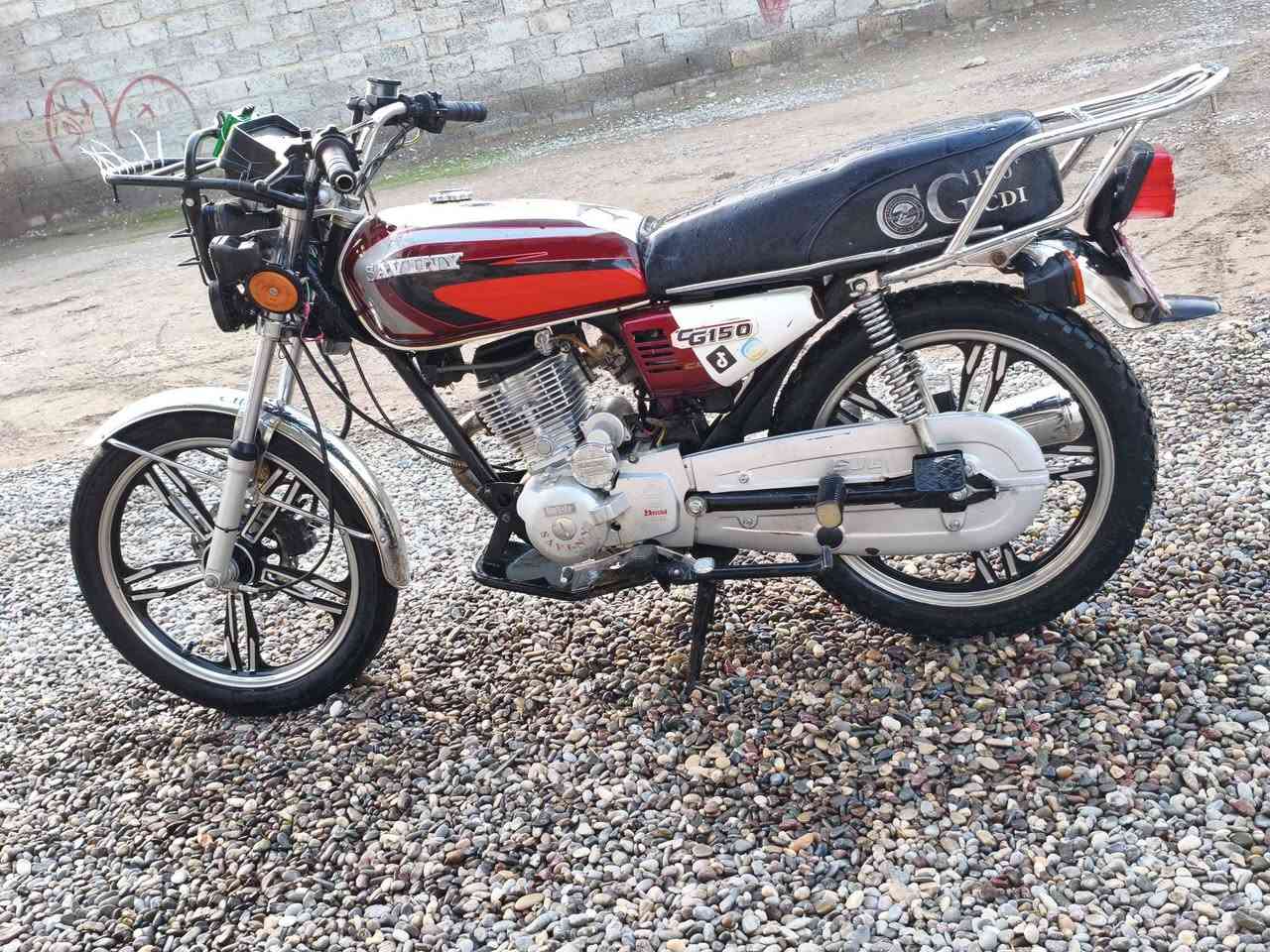 السلام عليكم،
سافين موديل 2020 نضيف حيل ويل سن الذيب، مفتوح مرة وحدة كلشي شغال كهربائيات كاملة سلف شرط شغل بدون لاتلمس البانزين ماطور مال جناي سعر 380 مكان الشرقاط هيچل كبير، 
هـ/***********
