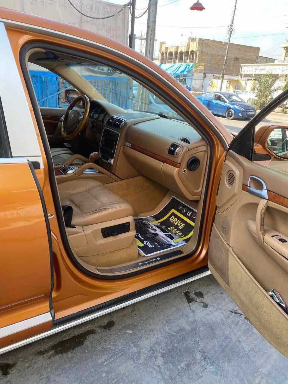 ***********
بورش الماني فول 1 +1 مواصفات فور ويل اكسل  مديل 2009  مكفوله من ظرر او صبغ 
رقم انكليزي بسمي 
كير محرك مكفول تبريد شغال  
3قطع وكل جهه تحكم بمستوى درجه حراره تبريد تتفئه شغاله صدر خلفي ومامي كله جديد 
تخم تاير  بصمه تشغيل ابواب بصمه تشغيل عن بعد رمونت سنتر لوك اناره داخليه وخارجيه جهاز انذار سرقه بانواما تحكم ستيرن شفتات     
4 جهات شغال تحكم مري كهرباء شفط اناره  هيترات  قلاب ويا بك كشنات كهرباء وتتفئه  وتبريد  وخزن كشنات خلفيه كهرباء تتفئه هيترات بل كشنات.
ستيرن تدفئه تبريد
جنطه كهرباء عل رمونت مسجل شاشه لمس بلوتوث ماوس اواكس GBS شغال  نضام صوت فتاك 9 سماعات  دمام خلفي بسبير بلاد  جنجر ٦ اقراص 
شاشه اعطال وعداد السياره كله عل شاشه حساسات خلفيه رادار  سياره مرايا داخليه عاكس ضوء 
مانع منعطفات بسرعه 120 كروز سرعه و مانع انزلاق 
سياره بيهه عزل تام - نظام رادار مامي الي بي ميزه التثبيت الاوتماتيكي السرعه بالنسبه السياره الي امامك نظام منع السيارة من النزول عن الرصيف في حالة نوم السائق
- نظام توازن هيدروليكي لتوازن السيارة الاطارات تتحرك والسياره ثابته في الطسات    وارده   لبيع  110 وبيهه مجال او مراوس  عنوان بغداد  مدينه صدر هاذه رقمي***********
