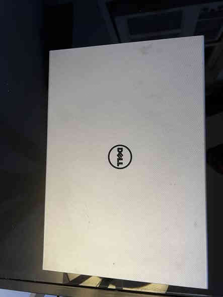 للبيع لابتوب بحالة ممتازة 
النوع: DELL
المعالج: i3
الرام:4
الهارد:500
البطارية: بحاجه الى تبديل
الحالة: نظيف مثل الجديد 
الاستخدام: خفيف / دراسة 
ملحقات متوفرة: شاحن أصلي + جنطة 
السعر: 60 قابل للتفاوض البسيط

المكان: بغداد حي الجهاد
للتواصل اتصال/ واتساب: ***********
