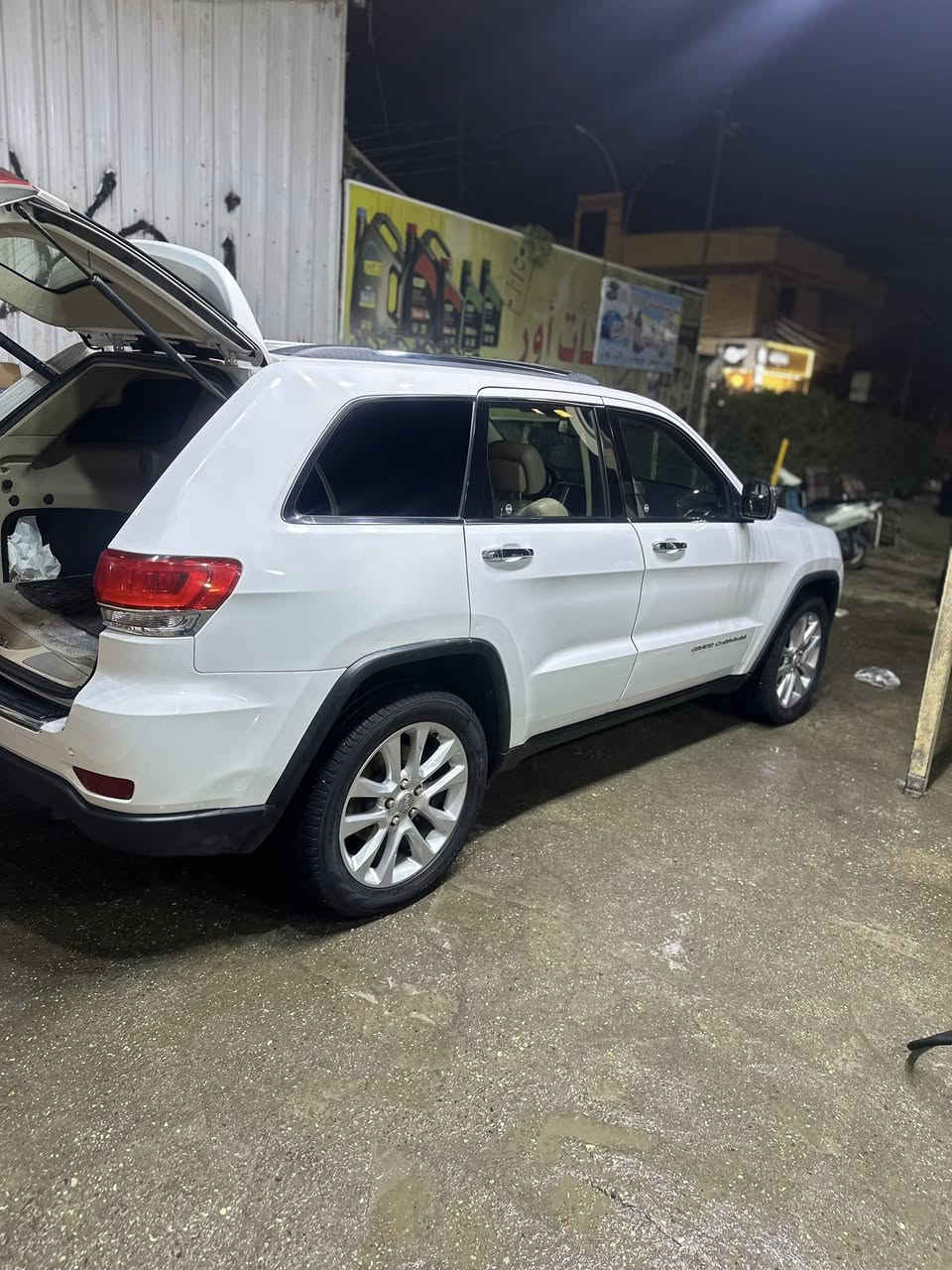 سلام عليكم جيب لاريدو وارد امريكي مديل 22اصل 15 سياره فول موصفات لمتت سياره جديد وجهازه من كلشي حداده تخم تايرات رقم ذي قار تحويل مباشر سياره بيه جاملغ خلفي وباقي كفال عامه مكان سيارت ذي قار حي اور سعر 185وبيه مجال شراي يتصل ع هاذه رقم ***********
