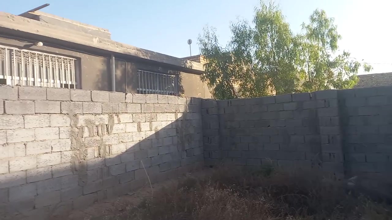 قطعه وسط حي سكني مساحه ٣٥٠ متر مسيجه بلوك حله ورديه فرع ابو كير سنتر عتبليط كافه الخدمات متوفره بيه استفسار *********** اتصال مع وتساب
