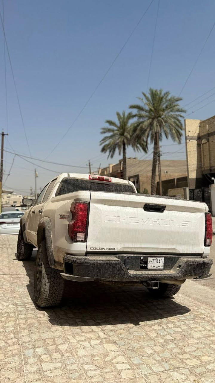 شوفر كولورادو تريل باس 2025
رقم بغداد باسمي شهداء
صبغ حافة البنيد وخشم الجاملغ

السعر 240 
بغداد المشتل
***********

