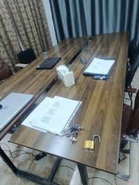 ميز اجتماعات • حديد ثقيل • ٣٫٣٠م×٢م