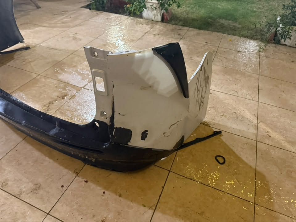 السلام عليكم… دعاميه اماميه خلفيه كامله والاماميه بدون شباك وبك لايت مال موديل ٢٤ كهلن ٣٠٠$ دولار قفل..
***********
