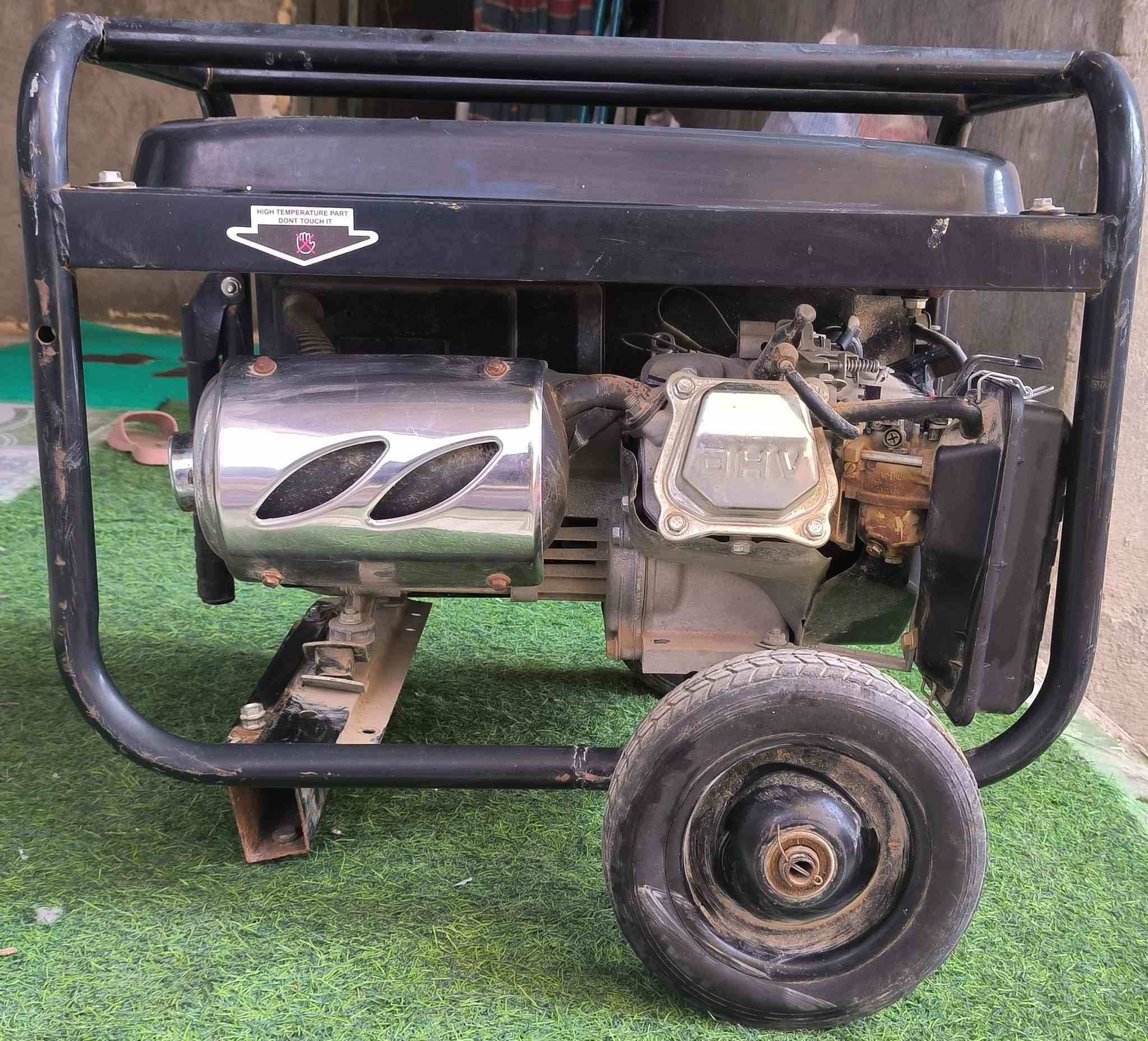 مولد للييع
وحق الله جديد وبعده بدهنه الاول 
اشتغل سبوعين وتاركينه صار فتره لعدم الحاجه 
سعره 150 قفل بدون عمله 
والله ماخذه ب 350 وروح اسال وشوف 
لان محتاج فلوسه اريد بيعه

لتواصل ***********
