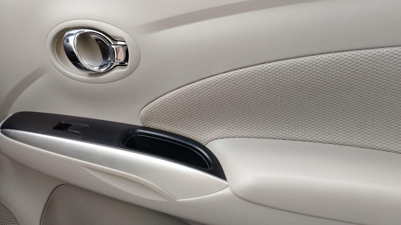 صني مصري 2024 فول كلين. كفالة عامة مواصفات.  استراد خاص.
مواصفات/ بصمة. شاشة كاميرة.  تبريد مركزي.   دبل بصمة.  تحكم ستيرن.  ويل كروم.  يداد نيكل.  4 جام كهرباء.     مراية شفت.      تبريد. لمس  حاسة. كيج سيارة زينون.    فول مواصفات. 

44الف كيلو ماشي.    گير محرك بشرت.  سيارة. بدون مصرف.   گاعي. خدمات سيرفس.  كل.  مجود.      سيارة من شريكة ايد واحيد.  

بيها شوية بارد. بصيط من باب خلفي جاملخ خلفي.    بعد مكفولة من صبغ.  من ضرر بدون اي شي     سنوي جديد لحد 2029.   رقم جديد 

مكان/اربيل.      
رقم/‭0772 943 8696.  
وتصاب مجود.
