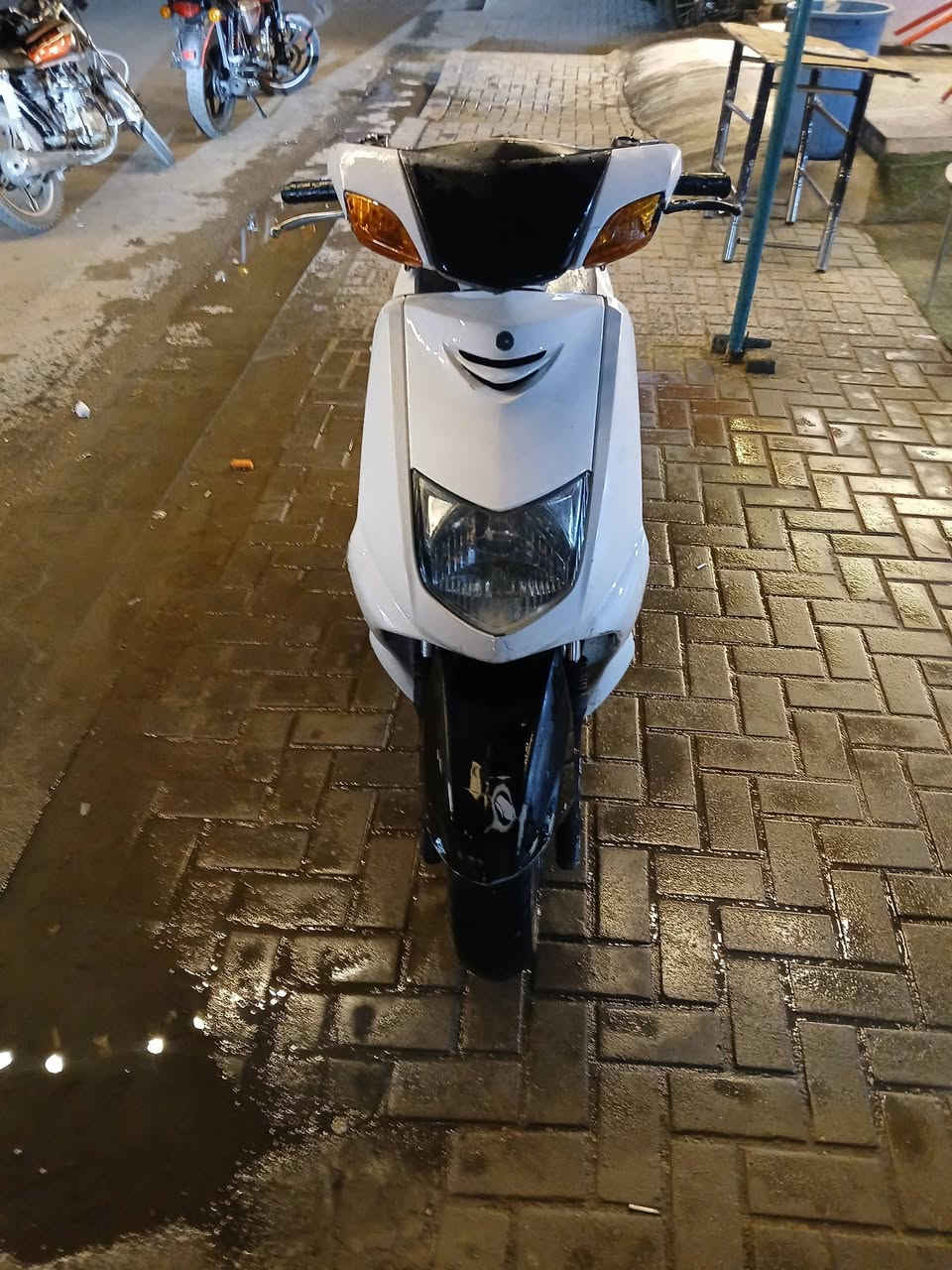 للبيع سكنس ١٤٠ دراجه حلوة نضيفه 
السعر ٢٧٥ مكاني بغداد البياع 
الرقم ***********
