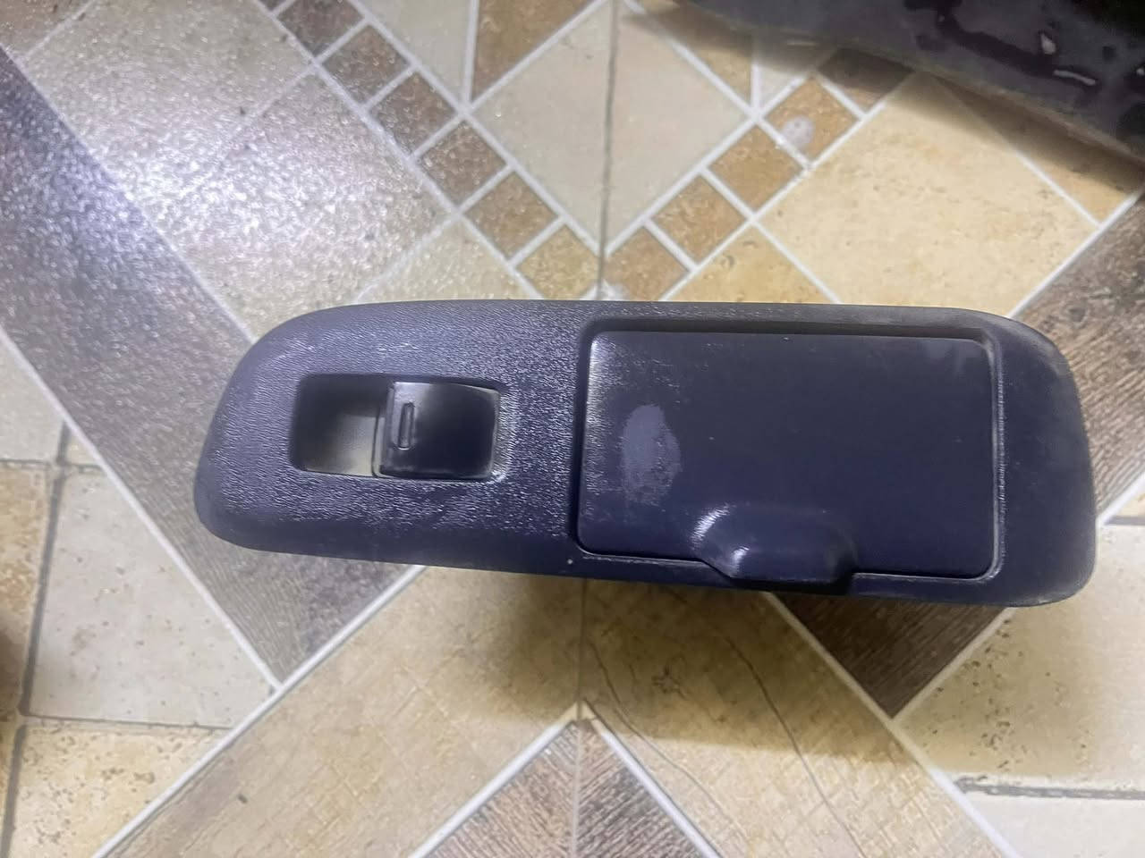 السلام عليكم غراض بطه للبيع او مراوس  بغراض مثلا بنيد  مال متصل  وقبق جنطه.  او دشبول خلفي واي غراض مراوس عادي حسب الحاجه 
دشبول كامل عينه والسمجه والمسجل والصاجيه والجكمجه  محتاج ترميم طبعا سعره ٢٥٠ 
دكم جام تخم مع ماطور سعرهم ٧٥  
شوته سعرها ٢٥ 
مروحه ١٠ 
قبق استيرن ٣ قطع نقص قطعه سعره ١٠  
سبايد سعره ٢٥ 
 التواصل عادي الخاص مفتوح


**إذا كنت صاحب هذا الإعلان وتريد حذفه لأي سبب، رجاءا أرسل رسالة إلى الدعم الفني**