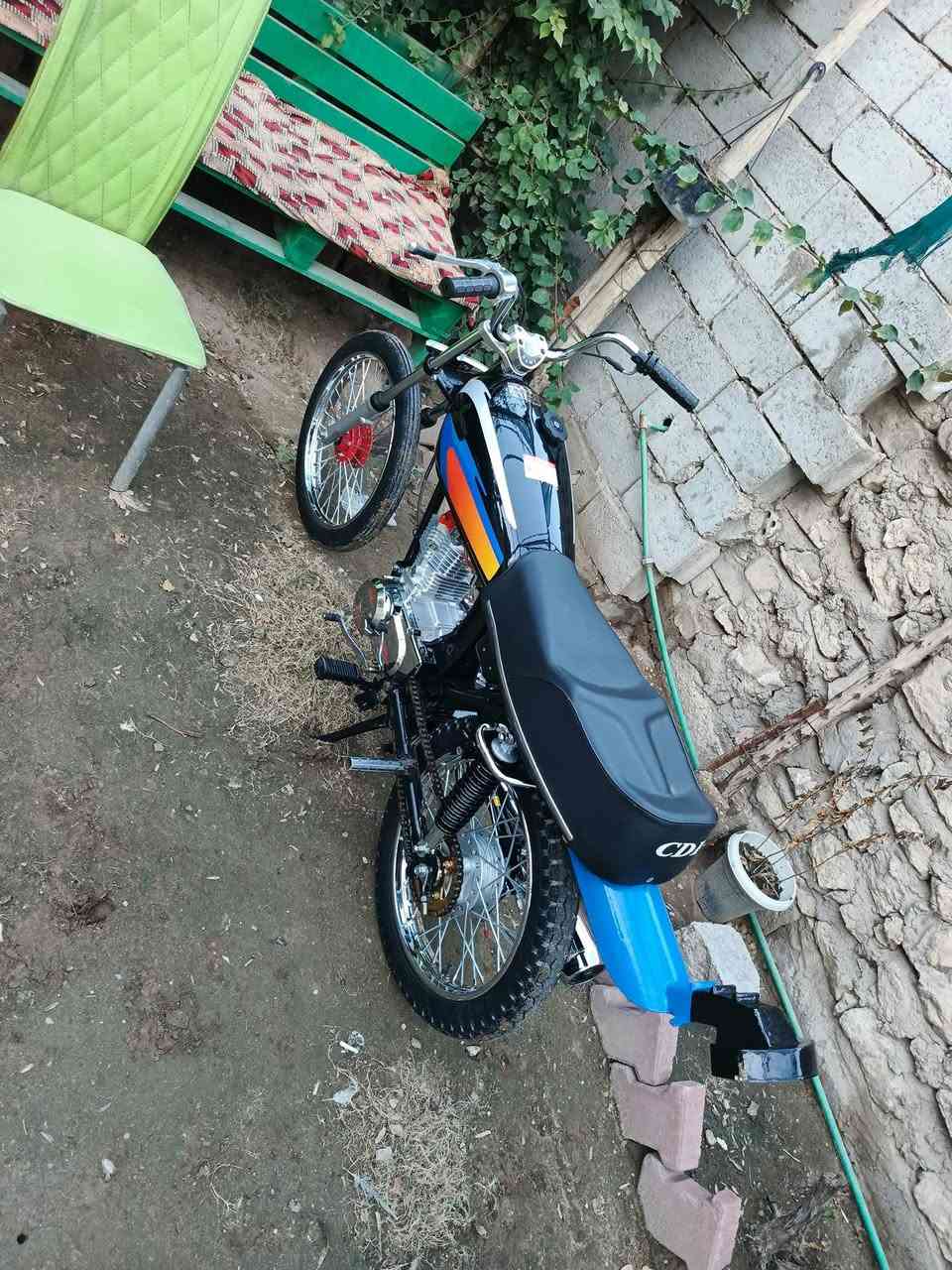 سلام عليكم دراجه كلك كلك معمره قبل شهر وما طالعه هواي وكله أصلي وجديد سعر 525 وبيها مجال حك جيه دراجه مال جناي رقم ***********
