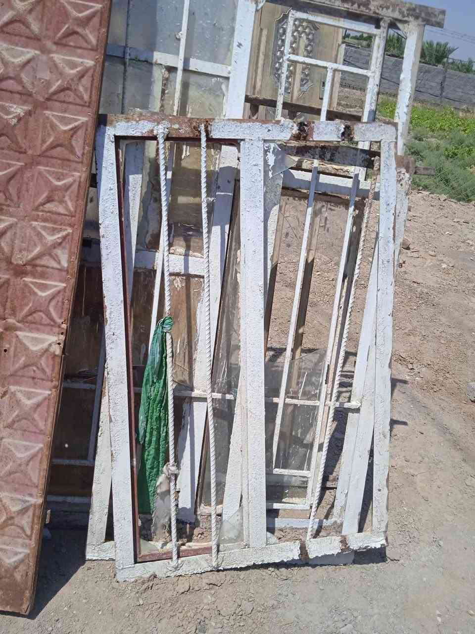 سلام عليكم أهالي الدوايه العده بيت للتفليش أو محلات احنه فلشه شغل درجه اولى سيارات النقل والحفاره عليه شرط التنظيف الكامل مع تعديل القطعه لاتصال *********** الحاج ابو كرار السعيدي
