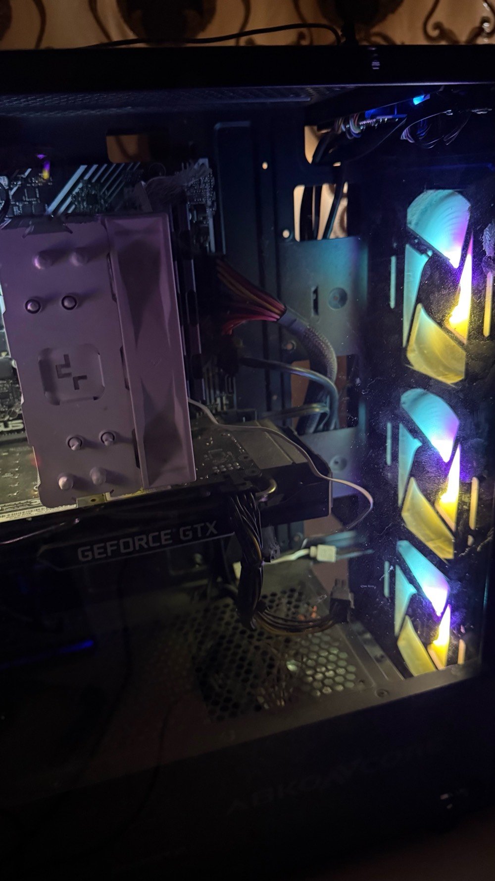 السلام عليكم ، تجميعة للبيع مستعجل

‼️‼️‼️ لا يوجد توصيل ‼️‼️‼️ 

ومكاني بابل 



I5 10400f 

GTX 1660 TI

Asus H510M-K

RAM DDR4 16GB 3200

Power Supply 500W

FAN CPU DEEP COOL AG400 ARGB WHITE

SSD 128GB

Case RGB



التجميعة قفل٤٥٠ الف 

‼️‼️‼️ لا يوجد توصيل ‼️‼️‼️

افحص واخذ الحاسبة  كل القطع شغالة وممصلح بيها اي شي ضمان تفحصها بايدك وتاخذها

متوفر ماسنجر+واتساب 

***********