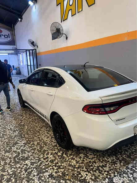 سلام عليكم دارت 2015 محرك 2400 سيارة ضررها خشم البنيد فقط وبيدي نطخت ولصورة مال ضربة موجودة بدلت جاملغ امامي وصبغت بابين  صلحتها يم مركز تان تصليح درجة اولى كلفتني 20 ورقة بس تصليح سيارة كير محرك كفالة نقصها حاليا شمعات خلفية وأذاين سيارة على ايدي صارلها 3 سنوات مداريها كلش رقم بغداد باسمي سنوية جديدة سعرها 92 وبيها مجال 
الخاص مفتوح وهذا رقمي *********** بي واتساب الصويرة
