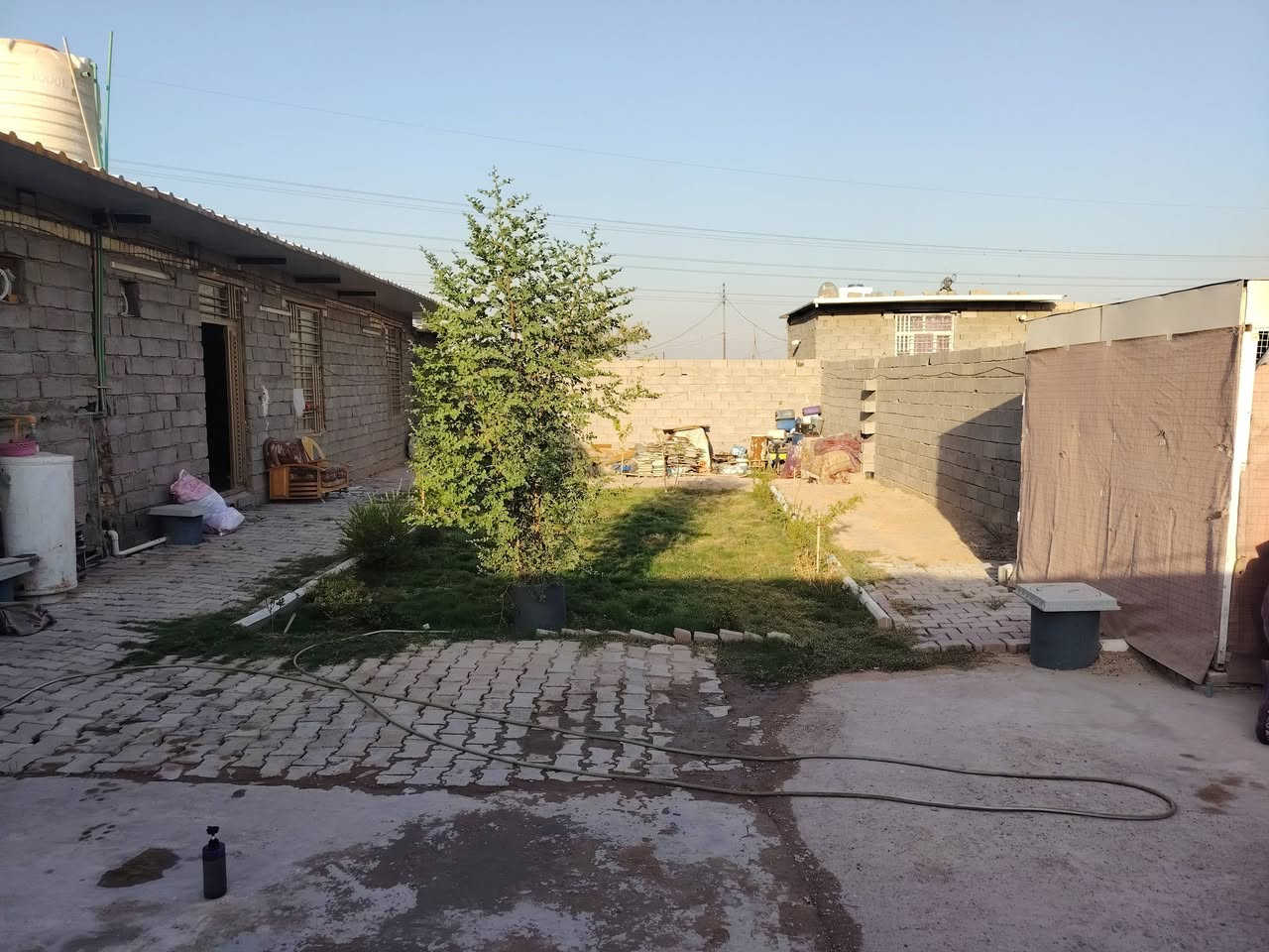 بيت للبيع  المساحه البناء ٢٢٠ متر  مجموع الكاع ٤٤٥ متر في بغداد العبيدي منطقة
حي البتول قرب الجسر الفرنسي الستفسار التصال ع رقم الهاتف *********** بي واتس
