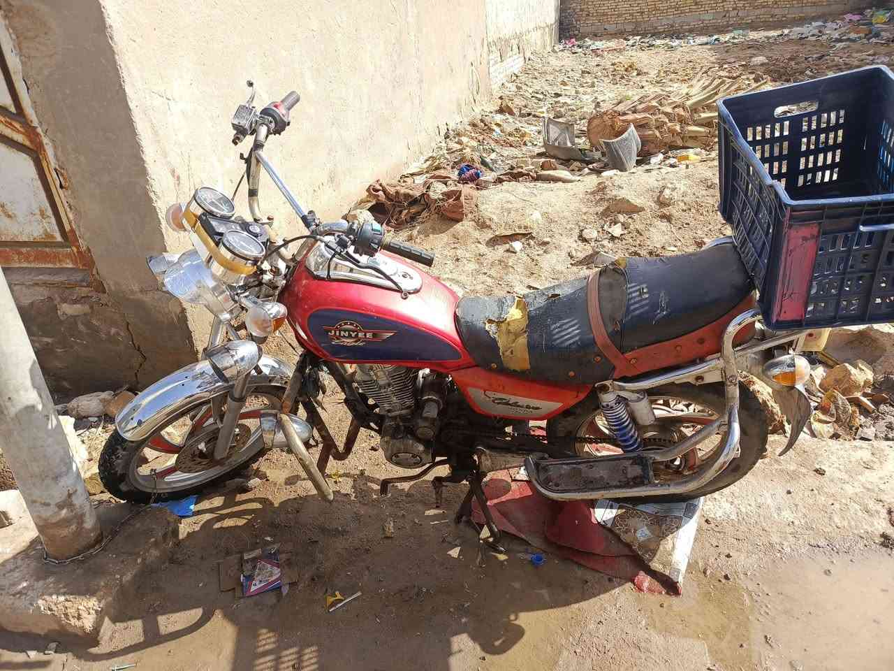 سلام عليكم دراجه جونده للبيع اوراق أصولي دراجه جاهزه من كلشي موديل 2013مكاني ديوانيه رقم توصل ***********
