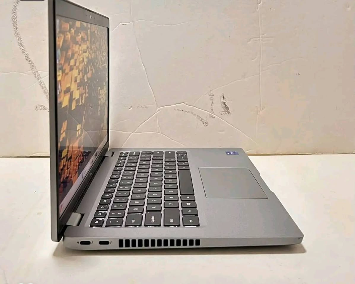 لابتوب Dell سوبر سلم الجيل 11 سوبر سلم فئة  G7 للبيع
المعالج core i5 الجيل 11 فئة G7
رام 8 كيكا DDR4
هارد 256 كيكا SSD
كرت الشاشه Intel Irix Xe حجم 4 كيكا
الشاشه حجم 14 انج ضد التوهج  دقة FHD
باتري ليثيوم 6 خلايا  شحن سريع 65 واط والباطرية ممتازة شاحن تايب سي
كامره دقة hd تحتوي قفل فتح وغلق الكامره
 منفذ تايب سي و رام  وhdmi وسيم كرت وباقي المنافذ   الحاسبه كلش نضيفه وحلوه
السعر 350 بغداد, العراق


**إذا كنت صاحب هذا الإعلان وتريد حذفه لأي سبب، رجاءا أرسل رسالة إلى الدعم الفني**