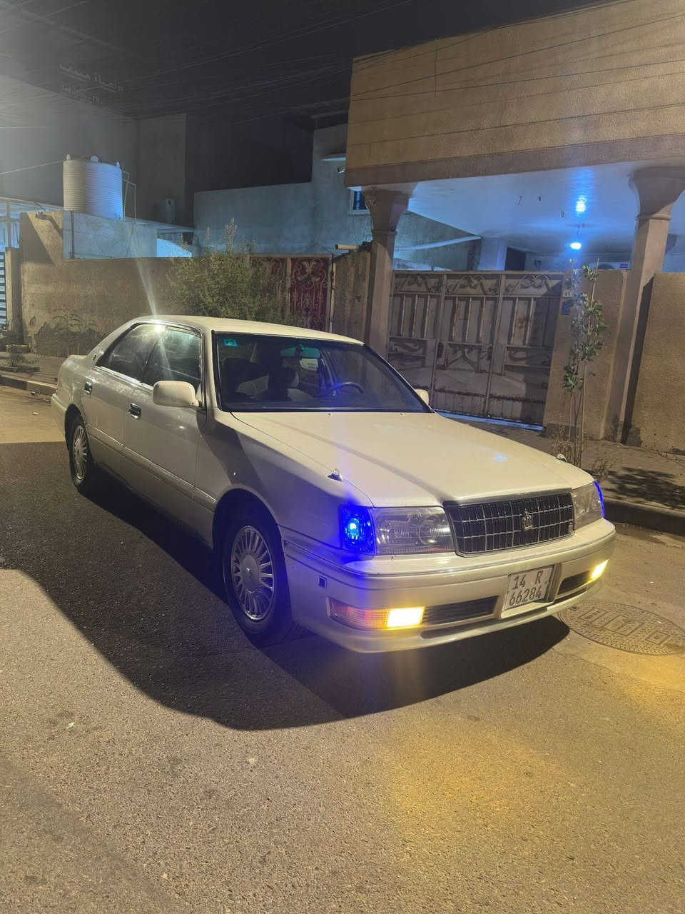 السلام عليكم راس الثور فلات موديل 1999 شاصي 55 ام عيون مكينة vvti فيشتين سنوية تنتهي ب 2027 بأسمي رقم انكليزي هستوني محولها
مكينة وكير كفالة
تبريد حدادية كفالة
كشنات كهرباء اربعتهن
دشبول مال تكم يسرة بلاد
ستيرن كهرباء
المرايات الجانبية كهرباء
جنجر 12 قرص
كفالة من الگص والنقل الجثة
كفالة من الضربة
بيها صبغ الحزام  والكصة مال قمارة
رايدها 105 وبيها مجال
مكان السيارة البصرة حي الحسين
للاستفسار *********** واتساب او اتصال البصرة, العراق
