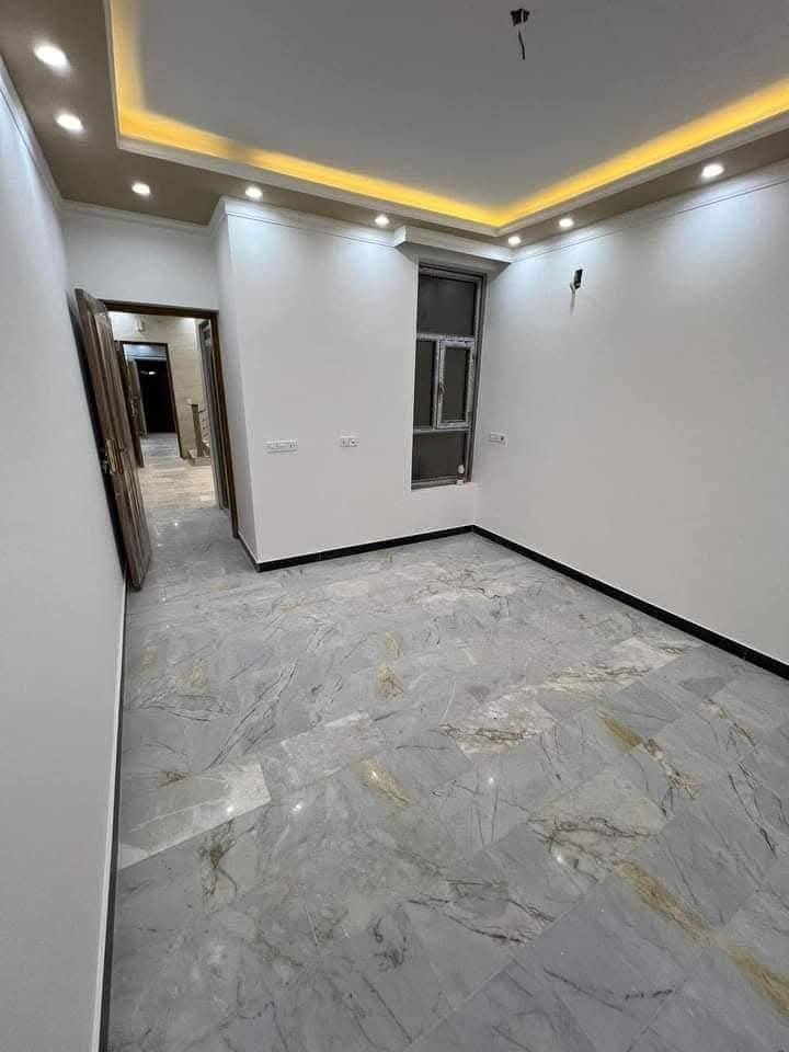 مشتمل للبيع
المساحه ٦٤متر
الابعاد ٤في١٦ متر
الموقع البنوك التربيه خلف الصفصاف لا يوجد جار أمام الدار
يحتوي على
٣غرف نوم
استقبال ومطبخ وصاله
واجه مرمر ارضيات مرمر
بناءحديث درجه اولى بناء ٢٠٢٥ غير مسكون
للإستفسار الاتصال *********** ***********
شركه كل العرب للوساطه العقاريه
شركه للاستثمار العقارات والمقاولات
البنوك شارع الكنيسه مجاور روضه البنوك
توجد عروض أخرى
