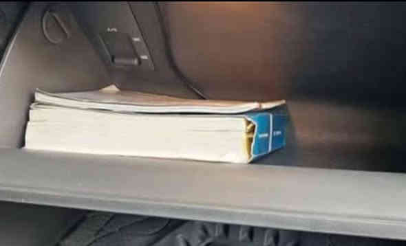 كيا سبورتاج فول مواصفات موديل 15 السياره مكفوله من الصبغ بس بارد فقط قليل  وارد خليجي الماكينه بلاديه ما مفتوحه 2400 دفع رباعي وبعد بيها هواي مواصفات كلها موضحه بالصور رقم بغداد باسمي رقم الهاتف *********** السعر 170 قفل العنوان بغداد
