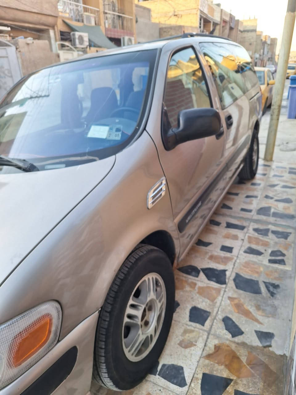 السلام عليكم اخوان للبيع شوفرليت فنجر 7 راكب موديل 2000 محرك V6 .3400 كير ومحرك وبلادي رقم بغداد ومكاني بغداد السياره بأسمي . السعر 55$ وبيها مجال هاتف ***********
