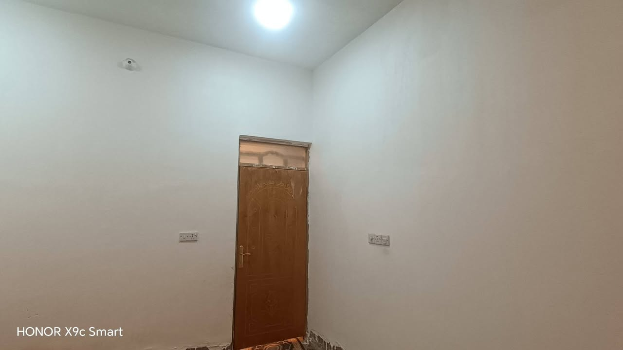 🏡 للبيع – دار سكن زراعي
📍 العنوان: گاع وسام ال حامي يبعد 100 متر عن الشارع الحولي 
📐 المساحة: 200 متر  
🏗️ البناء: طابق واحد بناء حديث

🔹 الطابق الأرضي:
غرفتين نوم + صالة استقبال + مطبخ + حمام داخلي وخارجي

نقص بس سيراميك الأرضيه 
📞 للاستفسار والتواصل:
*********** واتساب
