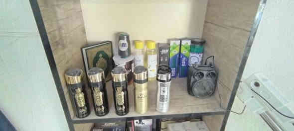 السلام عليكم 
عندي غراض مال حلاقة للبيع  الموصل حي الانتصار بلاسعار مناسبه اتصل على الارقام 
***********
***********
