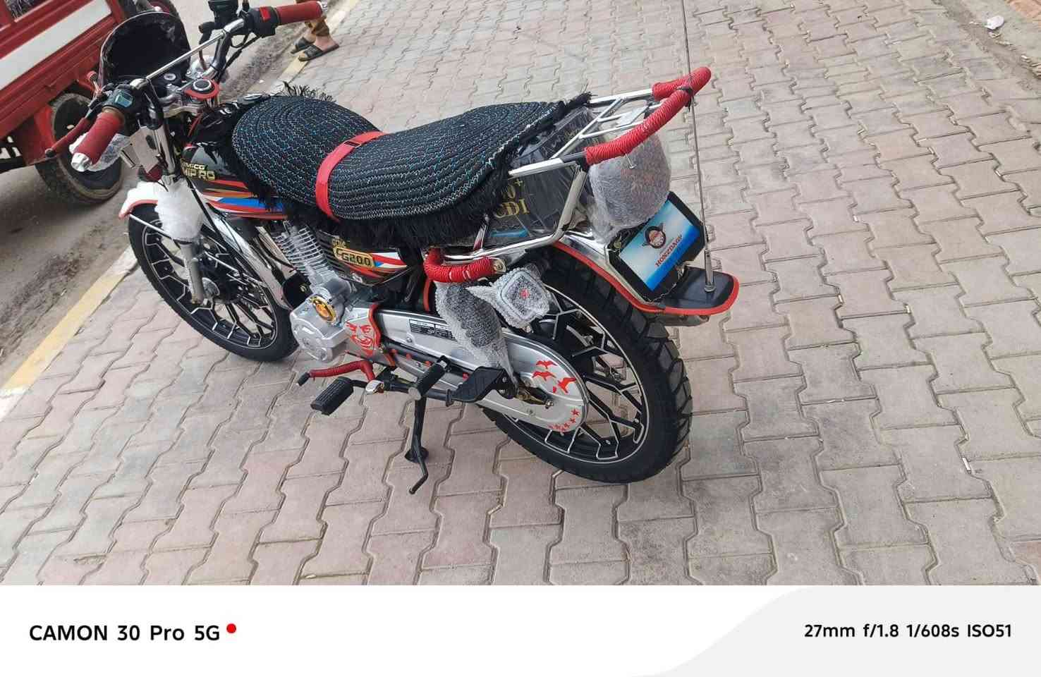 سلام عليكم دراجه للبيع موديل ٢٥ بعده جديده على وضع وكاله مكينه ٢٠٠ دراجه خير من الله  ديالى سعديه ***********
