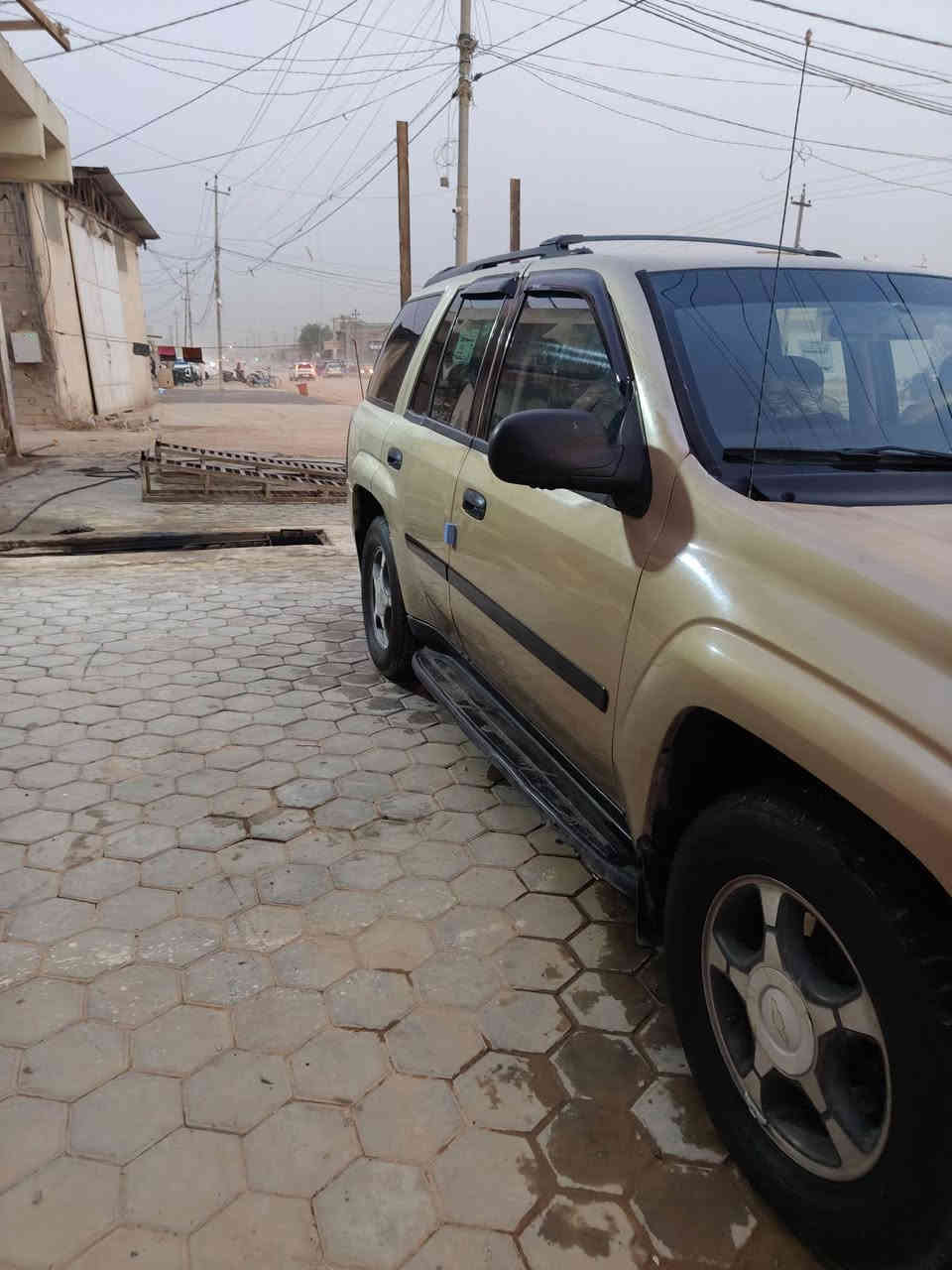 السلام عليكم بلايزر 2007 بسمي رقم بصره حالين رقمه دولي السياره خير من الله كير ومكينه جديد حداديه واكسل وتخم تاير وسدر جديد وتبريد كامل مكاني نجف كوفه(***********)ترهم مراوس ابهبهان أو يوكن فقط
