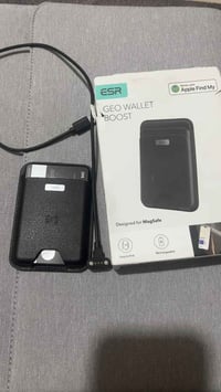 محفظة Magsafe • تستوعب بطاقتين • تتربط Find My