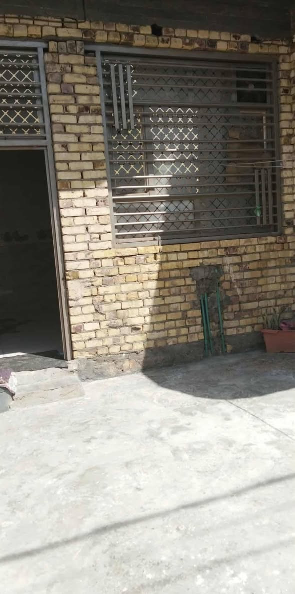 متوفر بيت زراعي ٢٠٠ متر للبيع في مجمع توحيد العفلوكي قرب سكة القطار كافة الخدمات للاستفسار عن السعر الاتصال على الرقم *********** واتساب
