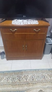 غرفة نوم • خشب صاج