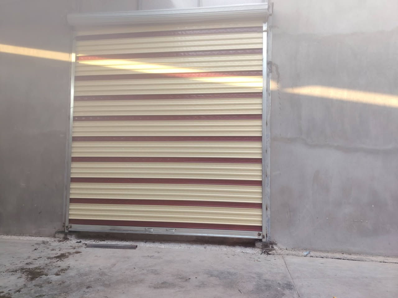 يوجد لدينا فصال ابواب كبنك مع الشد باسعار مناسبه 
***********
