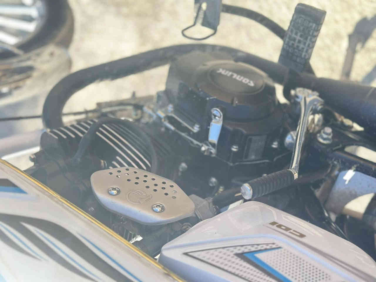 دراجه للبيع موديل 25 محرك 200 جواكيج دراجه بعدها جديده ونضافه واضحه للبيع او مراوس. مكان الدراجه القائم حصيبه تواصل وتساب تصال مازنجرر
***********
