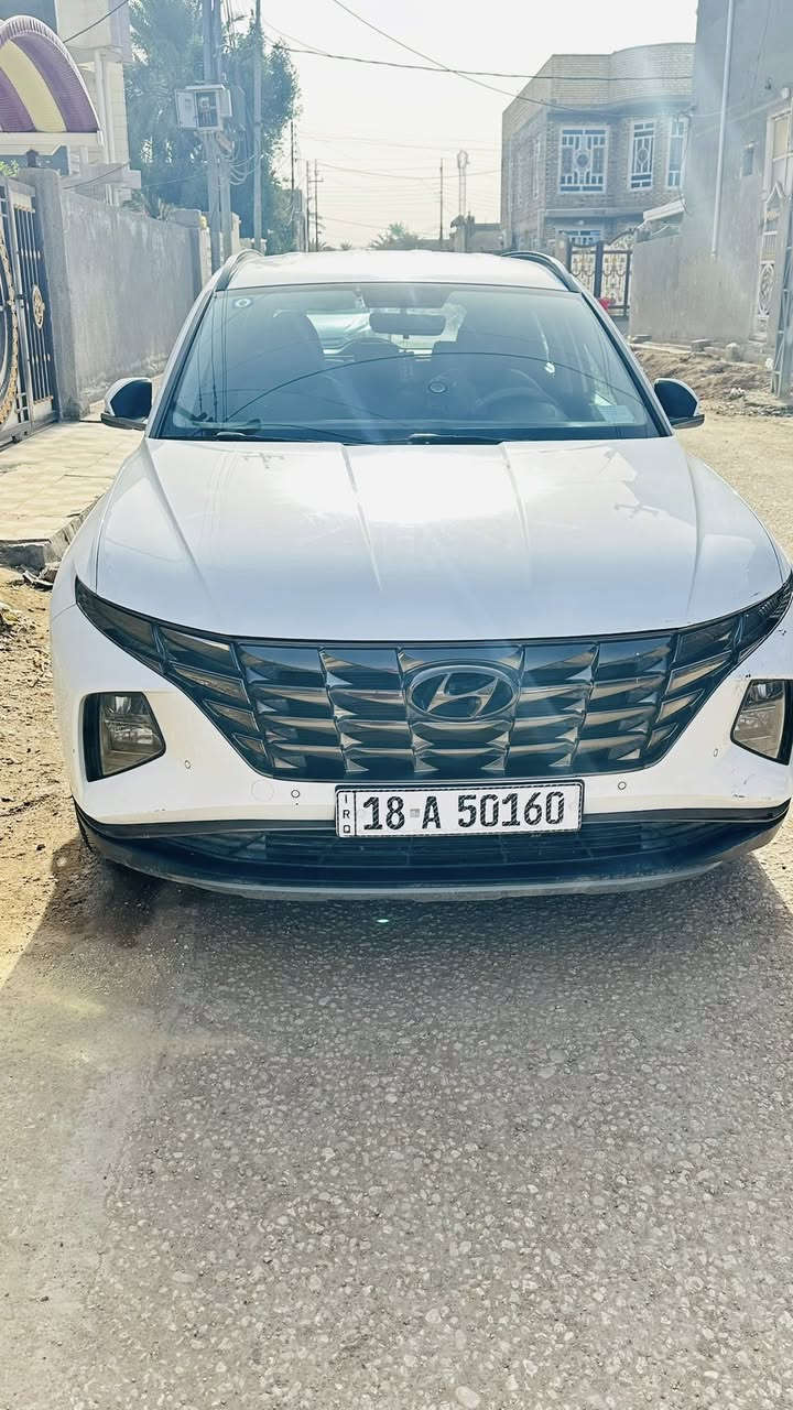 السلام عليكم
توسان 23فول 1/1 خليجي 

فول مواصفات 

عدا بانوراما

كشنات ثنين كهرباء

حساسات امامي خلفي

رقم بابل

بصمة

ترحيب عن بعد 

شاشة كبيرة

تبريد شاشة لمس 

سايد بريك كهرباء

كروز سرعة

مري شفط 

سيارة نظيفة جداً جداً 

طخات بسيطة

مكفولة ماعده بارد جدا بسيط في خشم البنيد 

السيارة جدا نضيفه

السعر 195وبيها مجال بسيط

مكاني بابل  

للاتصال متوفر واتساب 
***********
