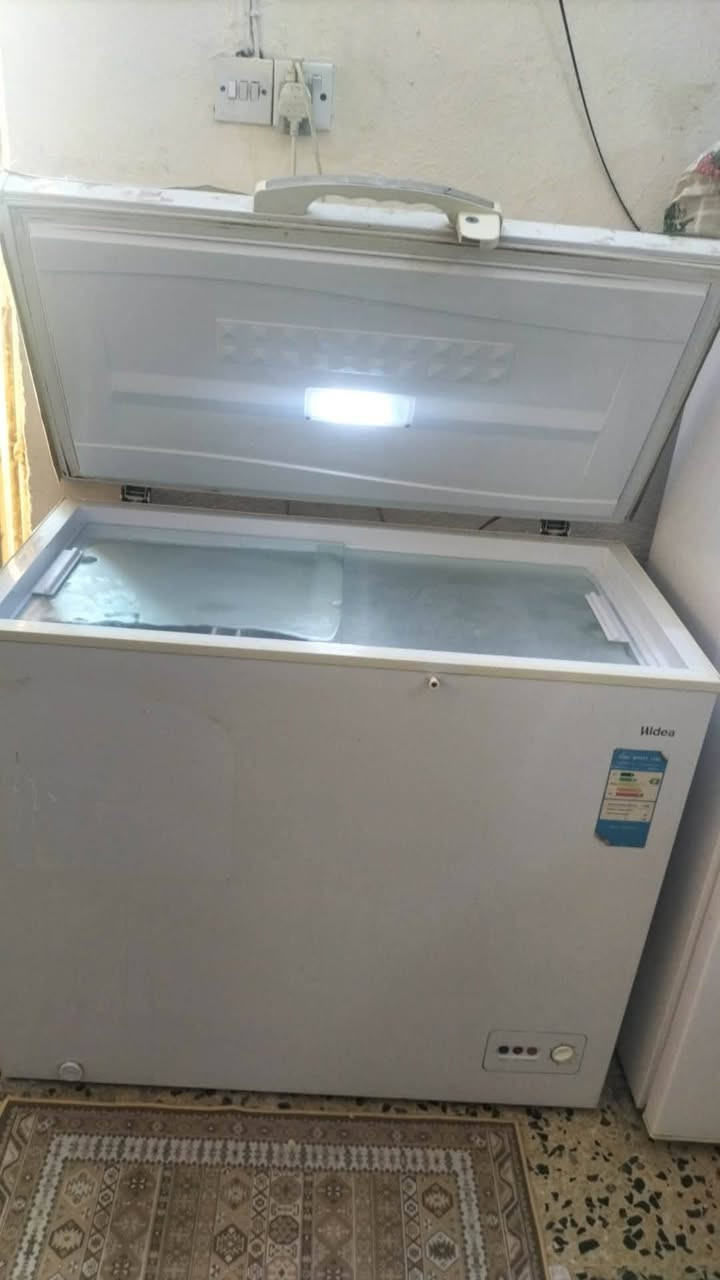السلام عليكم 
 للبيع 
مجمده  ميديا  ٧ قدم  شغاله و نظيفه جدا السعر ١٢٥ الف 
الاتصال على الرقم ***********
