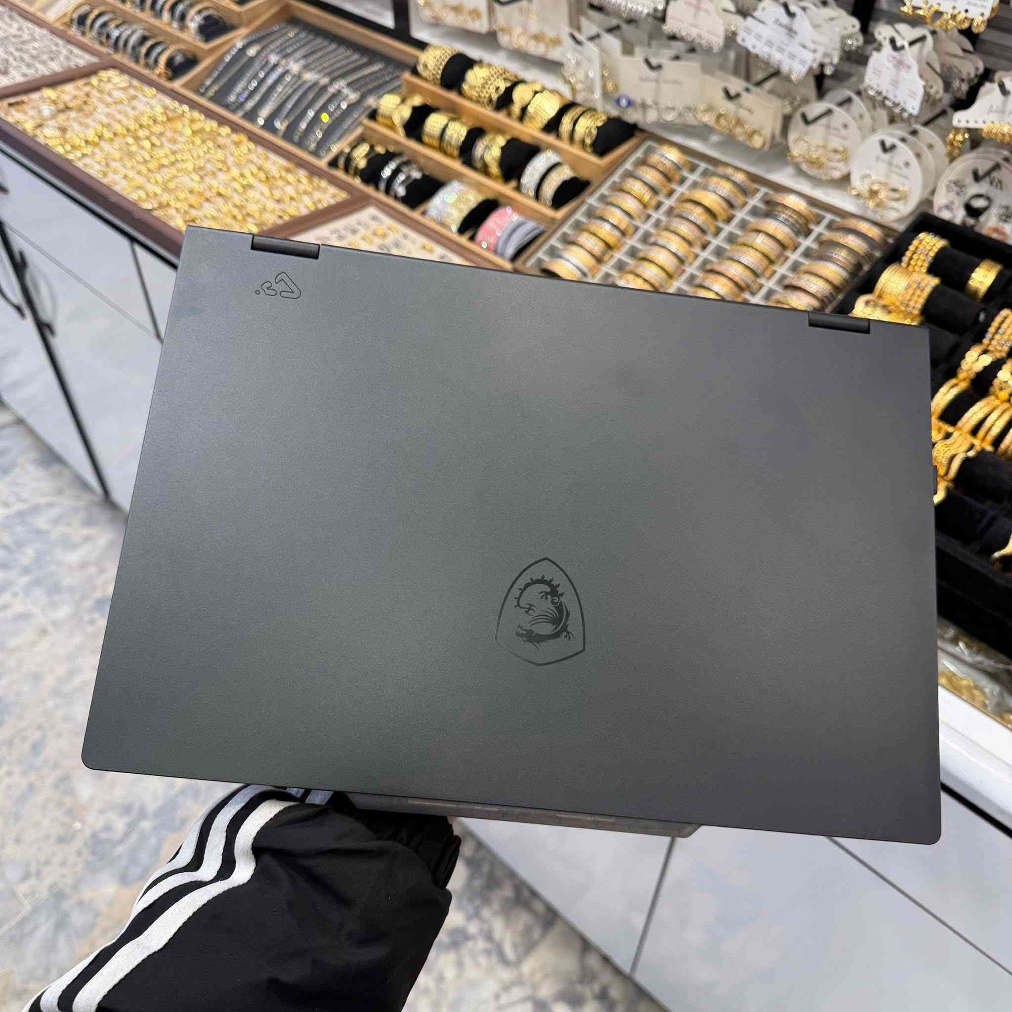 MSI Cyborg 15 لابتوب للبيع
للبيع لابتوب MSI Cyborg 15 نظيف فتحته ع ايدي اشتريته بشهر ال 11 استخدام كلش بسيط لان ماعندي وكت 

لابتوب كلش قوي و هاي مواصفاته كدامكم 

مع كامل ملحقاته الاصلية و مع هديه ماوس كيمنك

المواصفات:

 • المعالج: Intel Core i7-240H (16 نواة)

 • كرت الشاشة: NVIDIA GeForce RTX 5050 – 8GB DDR7

 • الرام: 16GB DDR5

 • التخزين: SSD NVMe سعة 2TB 

 • الشاشة: 15.6 إنچ FHD – 144Hz

 • النظام: Windows 11 Pro – 64bit

📌 ملاحظة 

التخزين مغيَّر إلى 2 تيرا SSD NVMe (الأصلي جان 512GB) لسرعة أعلى ومساحة أكبر.

✅ الجهاز سريع جداً

✅ استخدام نظيف وما بيه أي مشاكل

📍 المكان بغداد 

💰 السعر: مليون و 500

📞 التواصل خاص او واتس ***********
