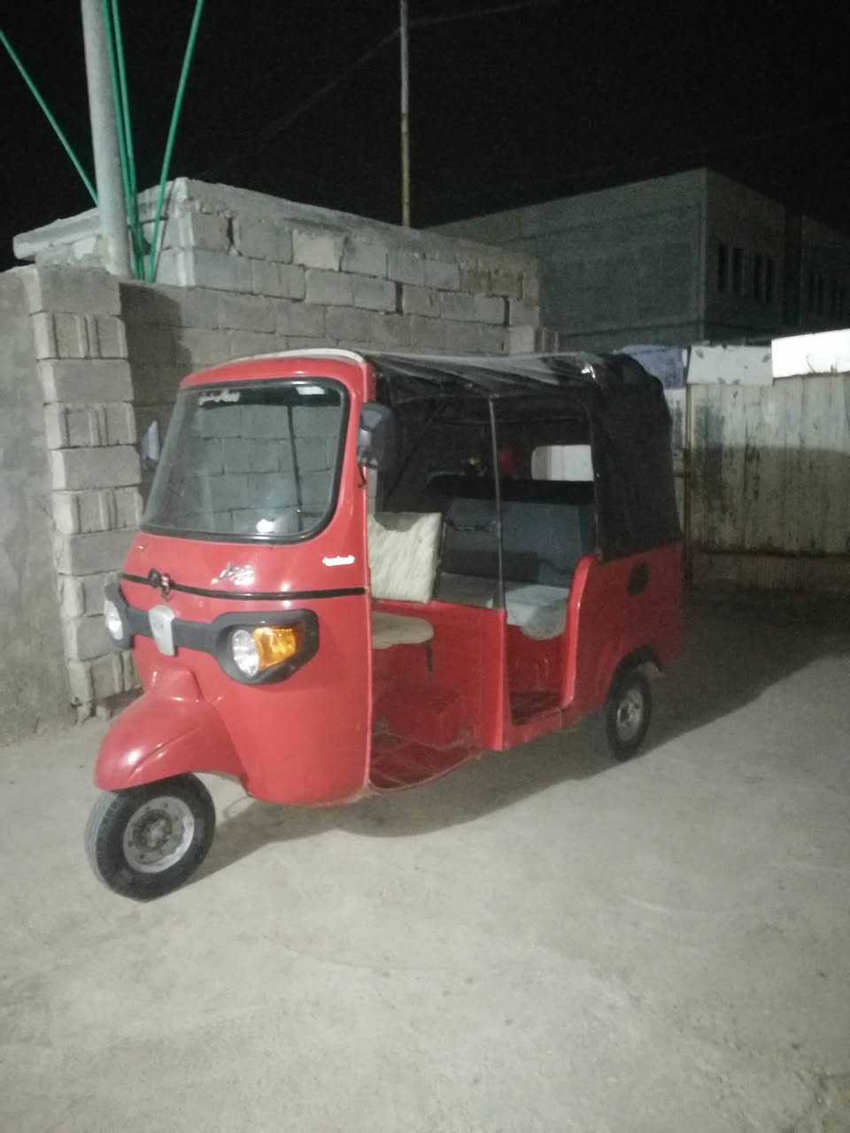 السلام عليكم تكتك للبيع مديل ١٨ أوراق اصوليه محوره مكينه باجاج مكينه تجفيت جديد تخم تاير تكتك خير من الله الاستفسار *********** مكان واسط النعمانيه
