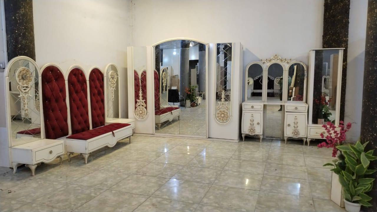 450 الف مع النقل والشد الطابق الأرضي داخل محافظة النجف الاشرف *********** ***********
غرفه نوم تركي 7قطعه مستخدم نضافه جيده
