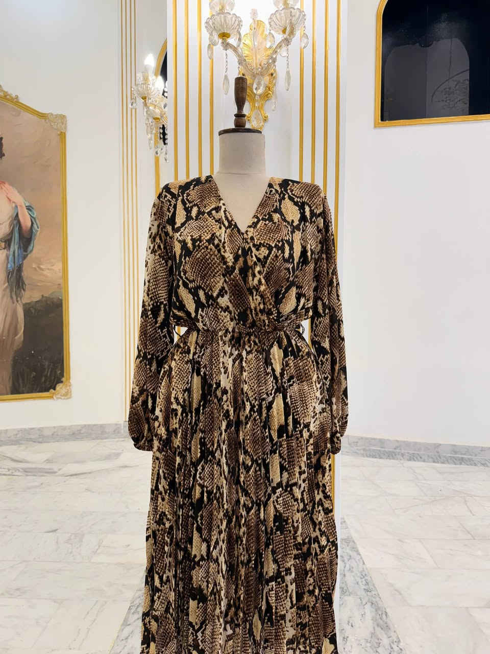 فساتين شيفون مبطن 
متوفر جميع القياسات و الموديلات 
للحجز مراسلة الحساب


**إذا كنت صاحب هذا الإعلان وتريد حذفه لأي سبب، رجاءا أرسل رسالة إلى الدعم الفني**