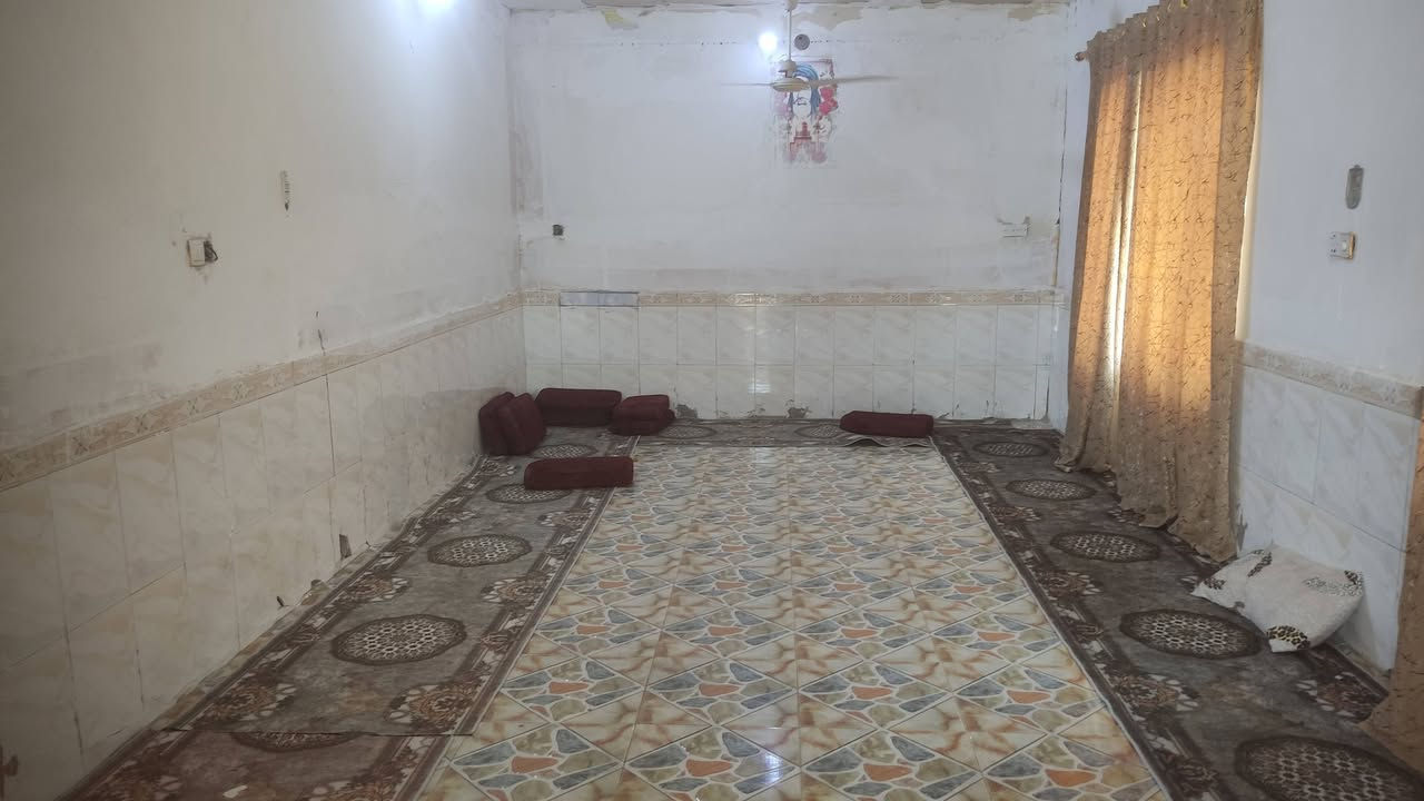 بيت ركن زراعي مساحه 250
الترابي شارع أربعين 
للاستفسار ***********
