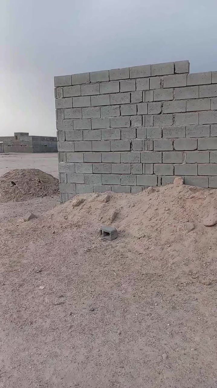 هيكل للبيع مساحه 160م العنوان الزبير حي الأندلس زراعي السعر 16 هاتف ***********
